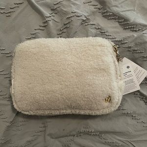 Everywhere Belt Bag 1L Fleece